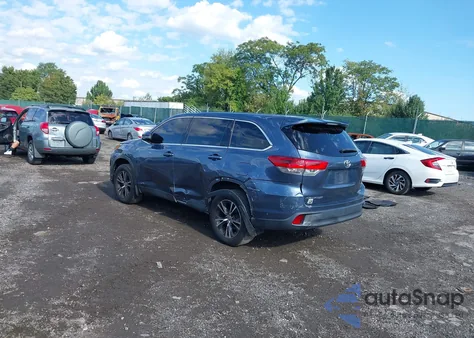 2019 Toyota Highlander Le z USA, uszkodzony, nr VIN 5TDBZRFH0KS745749